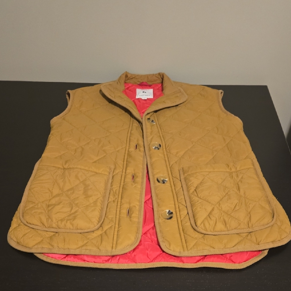 Like New! FREE ASSEMBLY Size XS Oversized Vest